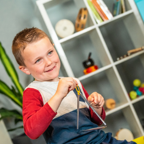Instruments pédagogiques vs jouets musicaux : comment faire le bon choix
