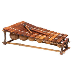 BALAFON TOUT EN BOIS COMPOSÉ DE 13 LAMES