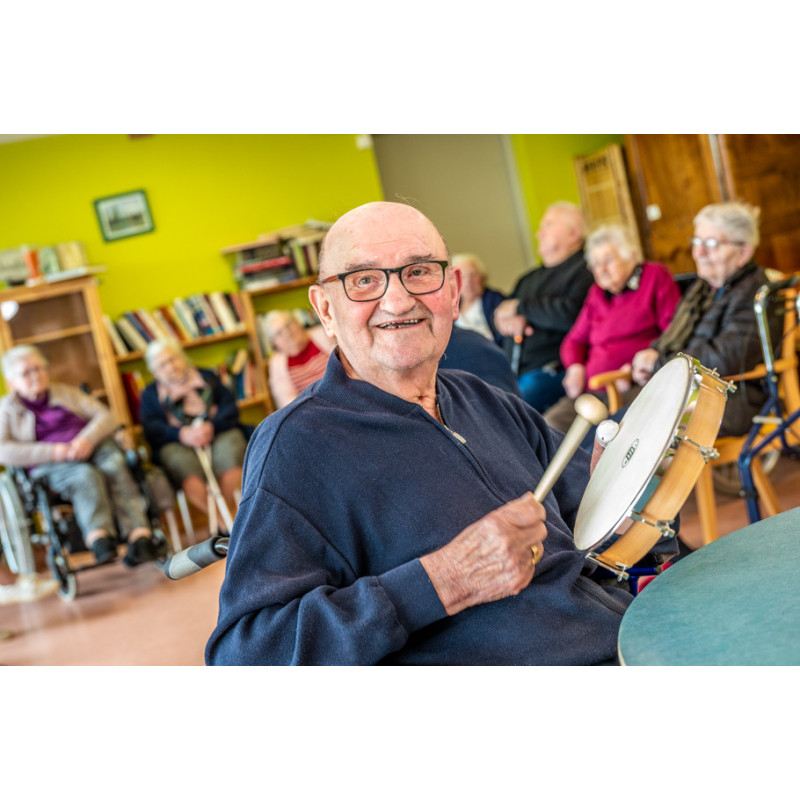 Malle 42 Instruments | Activités en Groupe | Fuzeau Séniors